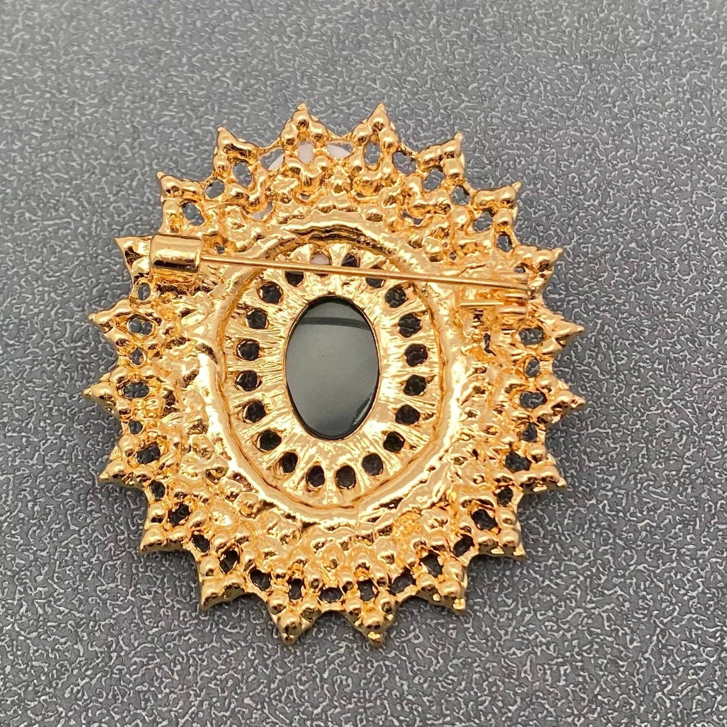 Mio Queena Vintage Full Rhinestone Oval Brooch