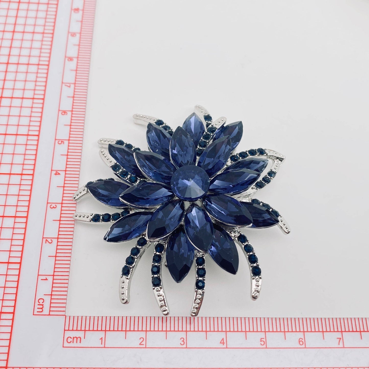 Mio Queena Blue Snowflake Brooch