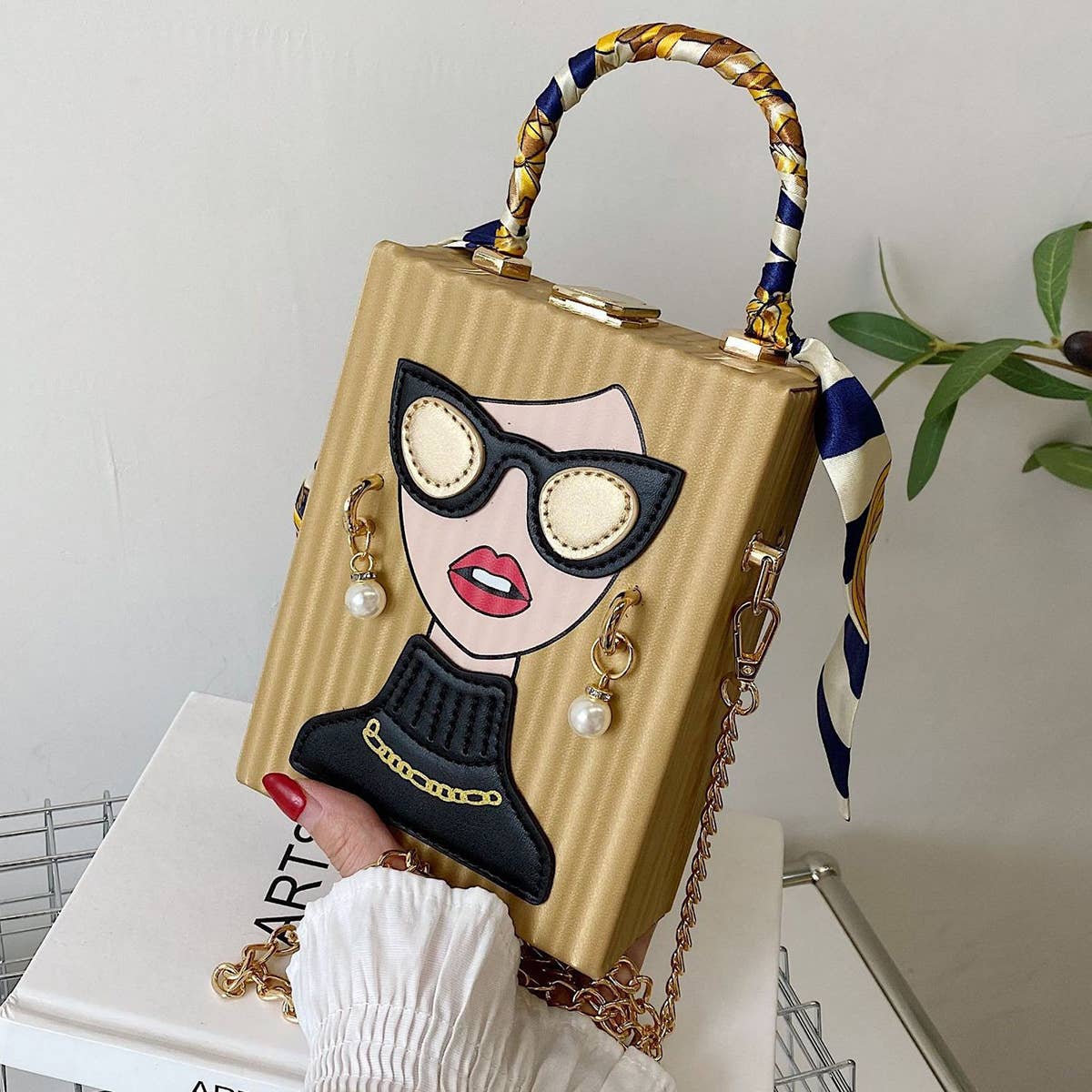 ACCITY RETRO BEAUTY CROSSBODY BAG