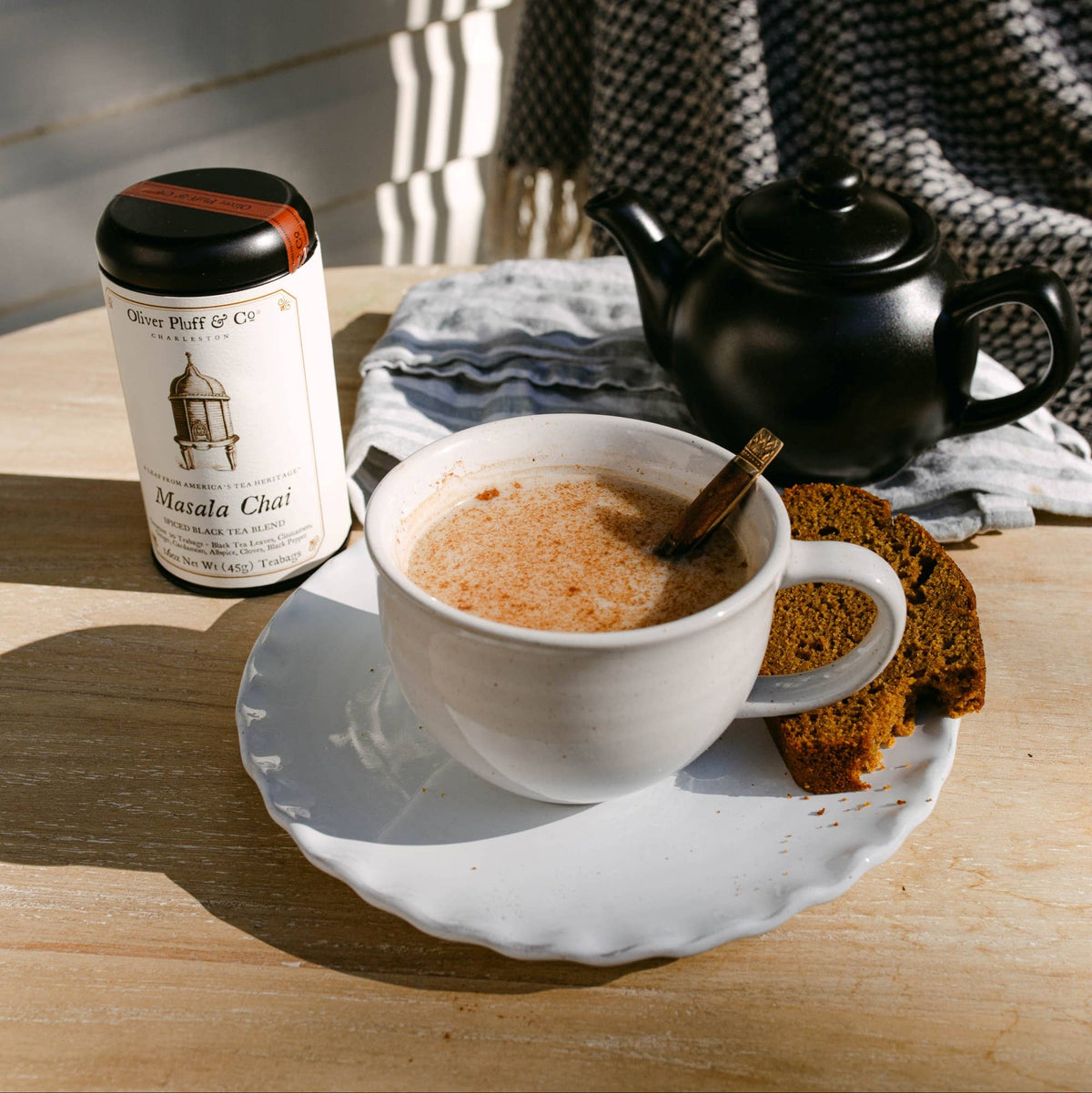 Oliver Plutt & Company Masala Chai - 20 Teabags in Signature Tea Tin