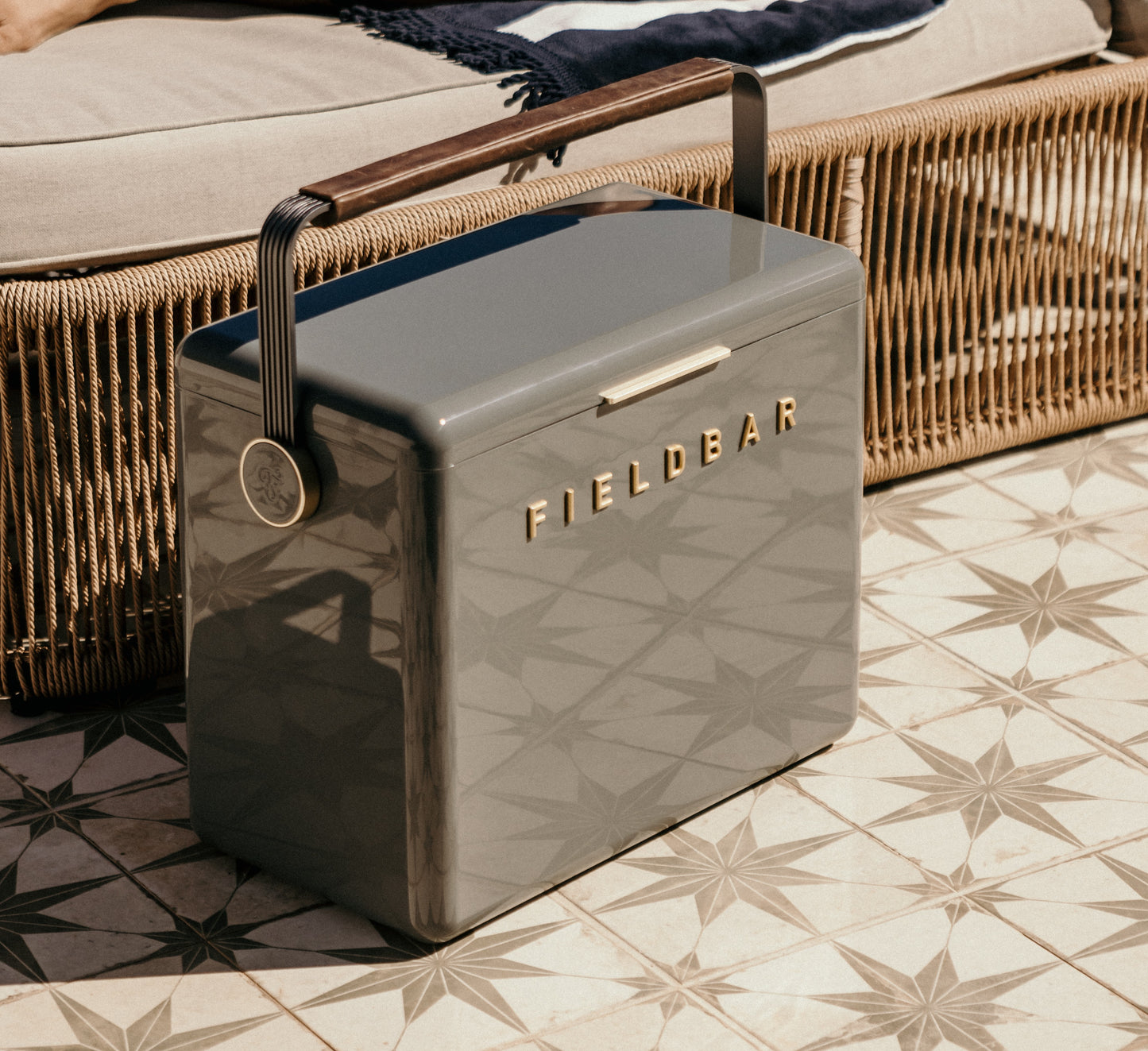 Fieldbar Drinks & Gin Box, Oyster Grey, (10.5qt or 24 liter)